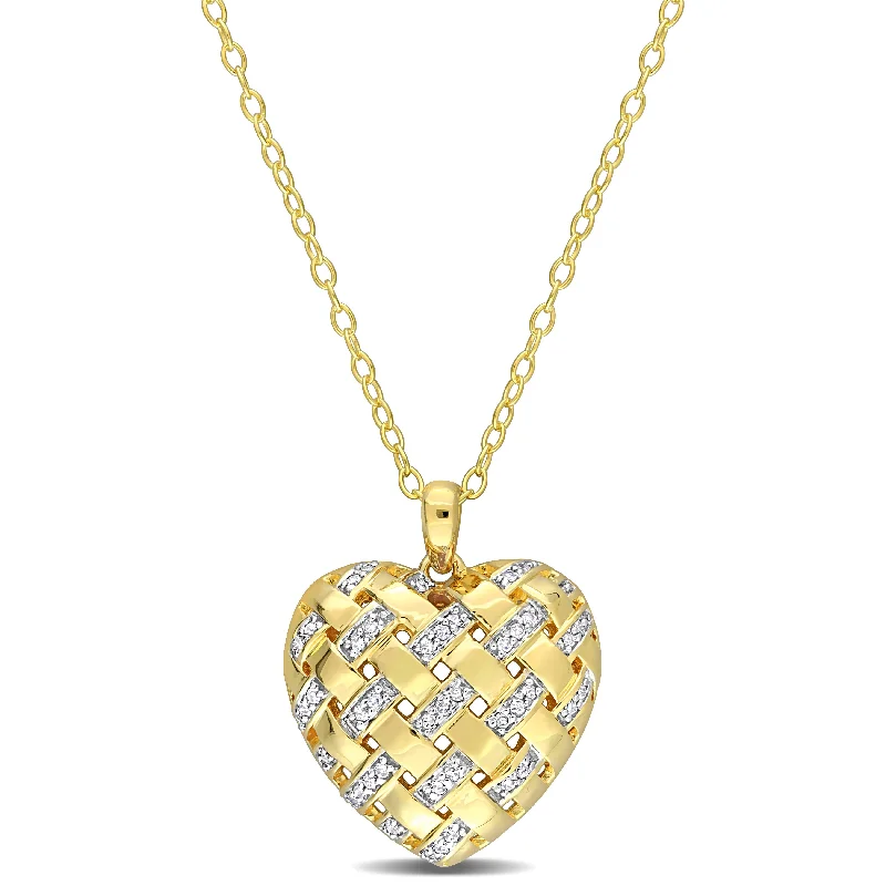 Oval pendant necklaces-Mimi & Max 1/8ct TDW Diamond Lattice Heart Pendant with Chain in Yellow Plated Sterling Silver - 18 in.