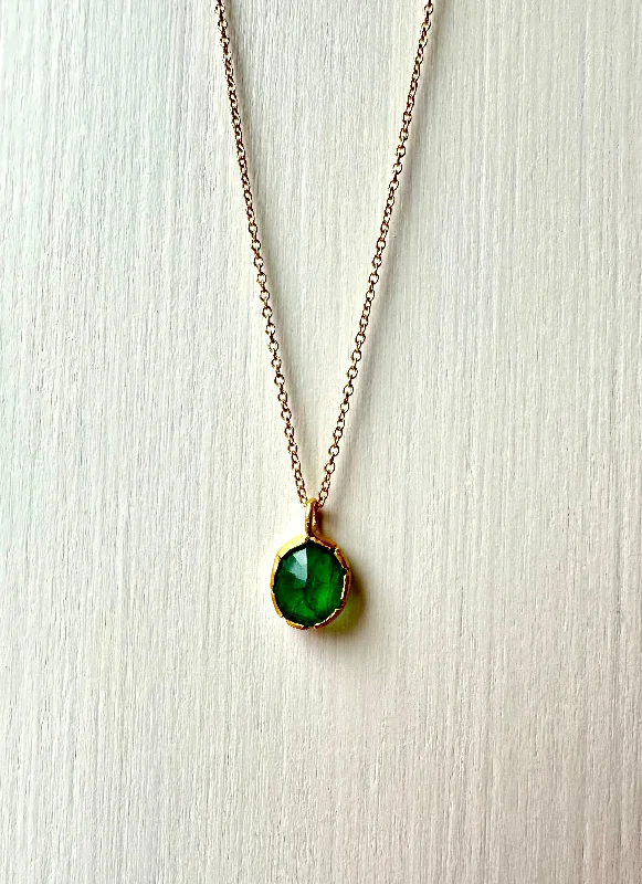 Tide shape necklaces-Emerald Rose Cut Necklace