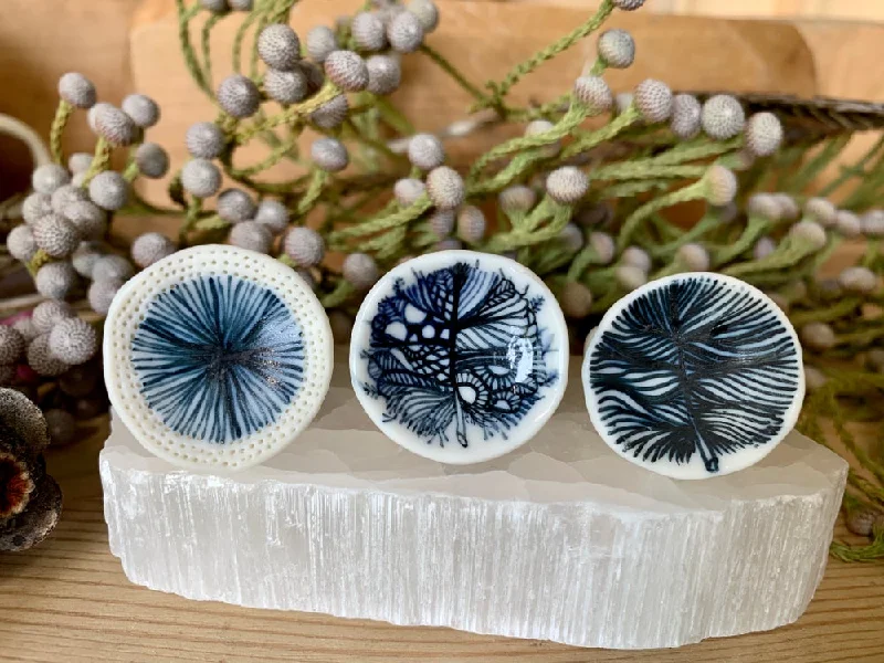 Agate inlay rings-Hand painted porcelain ring, blue and white